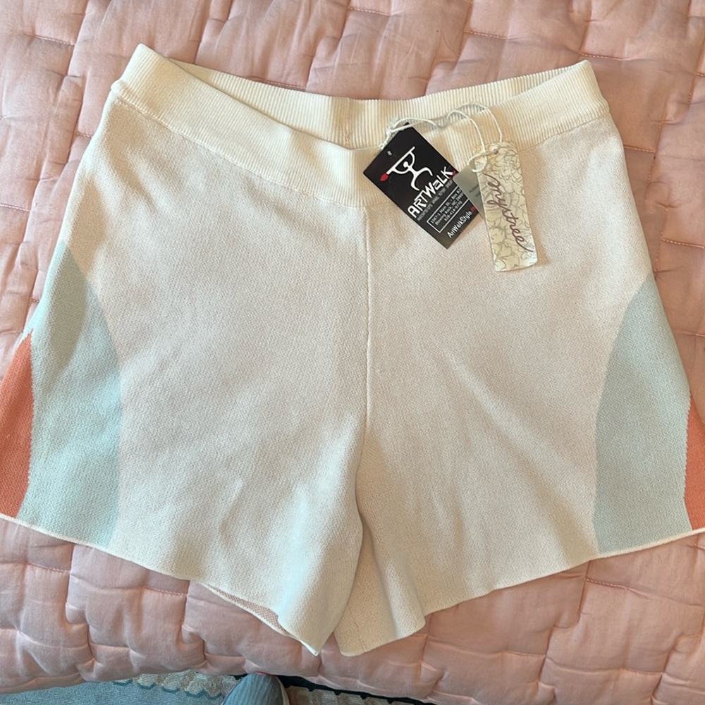 Mystree ArtWalk Blocked/Orange/Blue shorts. Size large